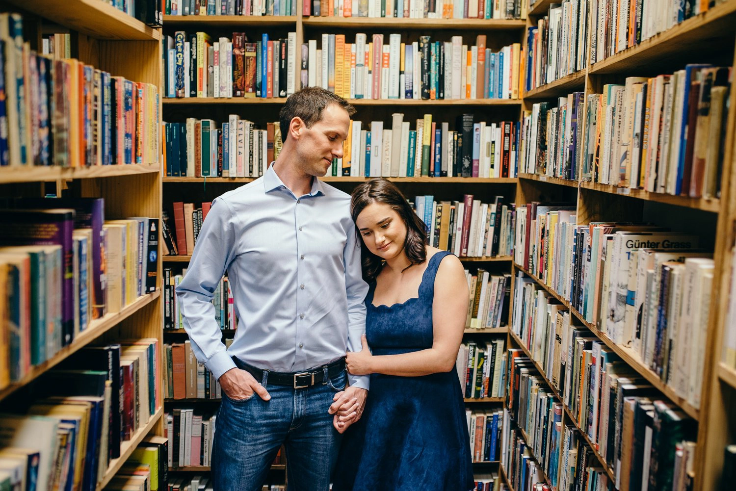 book-store-engagement-session-1