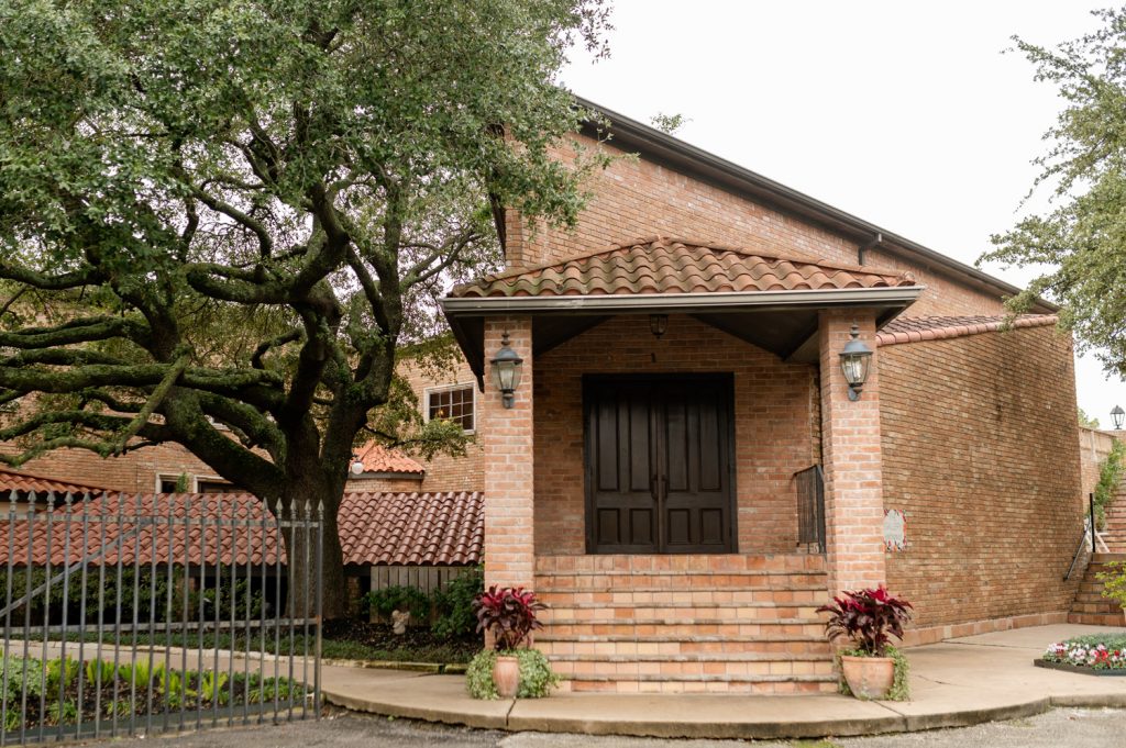 photo of the front of The Gallery Houston