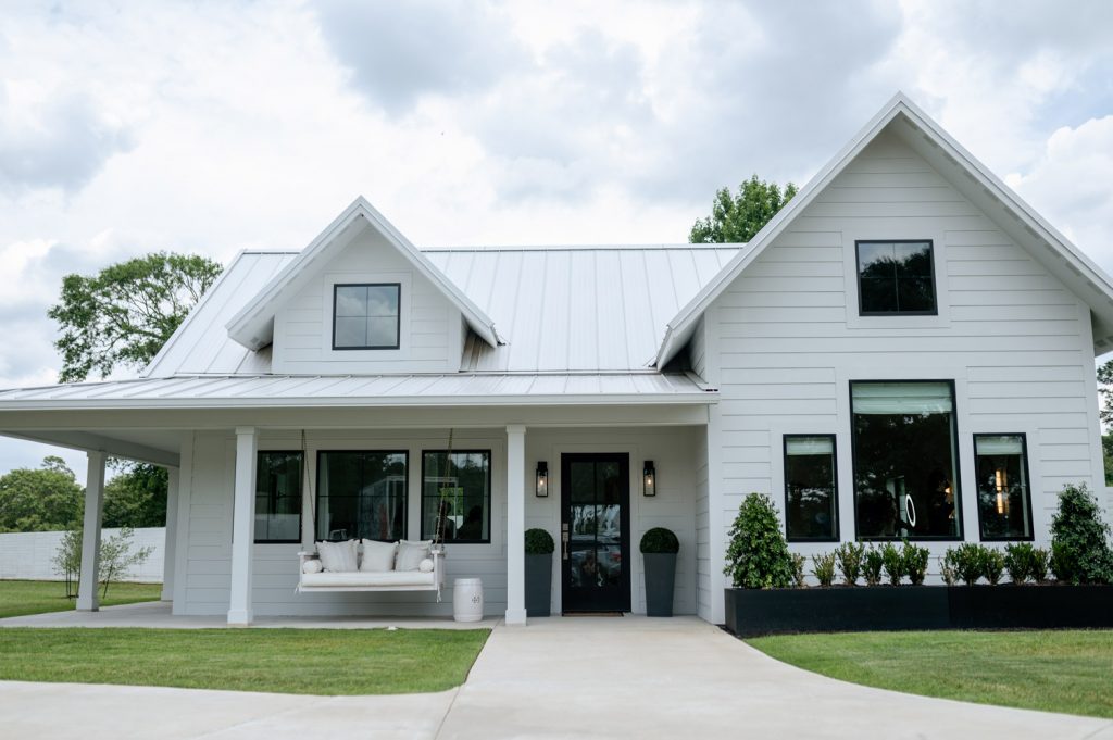 exterior of bride's cottage at Boxwood Manor